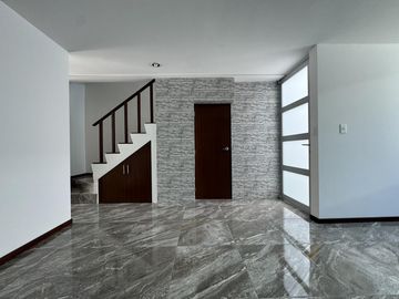 CASA EN VENTA EN JARDINES DE SANTIAGO, PUEBLA, CERCA A CU BUAP