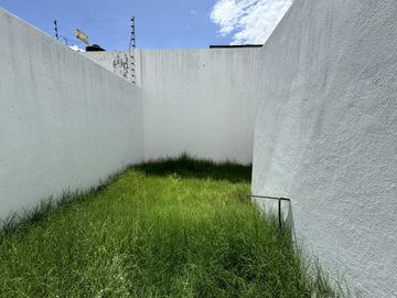 CASA EN VENTA EN JARDINES DE SANTIAGO, PUEBLA, CERCA A CU BUAP