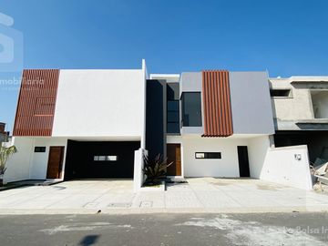 Casa - Fraccionamiento Lomas de la Rioja