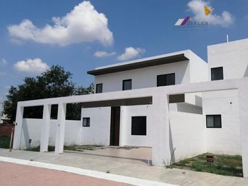 RESIDENCIA EN VENTA - Fraccionamiento Privado en Allende N.L. - 200 m2