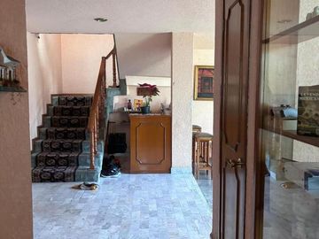 VENTA DE CASA EN FRACCIONAMIENTO PARA REMODELAR