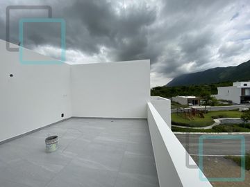 CASA EN VENTA PEDREGAL DE LA MONTAÑA ZONA CARRETERA NACIONAL MONTERREY