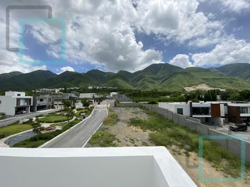 CASA EN VENTA PEDREGAL DE LA MONTAÑA ZONA CARRETERA NACIONAL MONTERREY