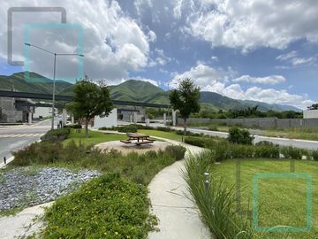 CASA EN VENTA PEDREGAL DE LA MONTAÑA ZONA CARRETERA NACIONAL MONTERREY