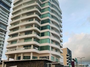 Departamento en VENTA de 287 m2 con vista al mar, sobre Blvd. Avila Camacho