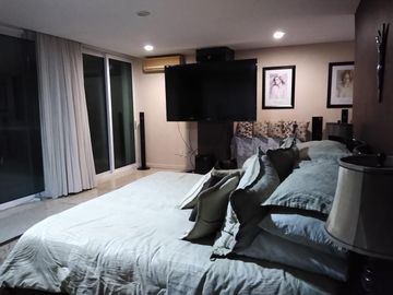 Departamento en VENTA de 287 m2 con vista al mar, sobre Blvd. Avila Camacho