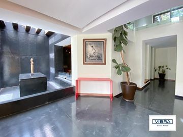 Magnífica residencia de lujo en Rancho San Francisco.