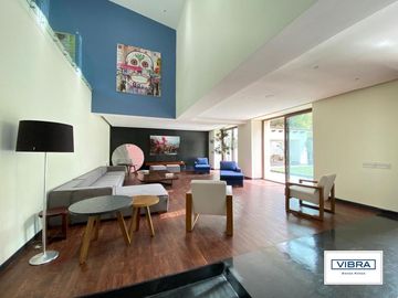 Magnífica residencia de lujo en Rancho San Francisco.