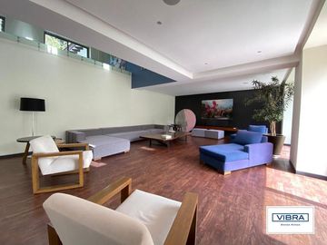 Magnífica residencia de lujo en Rancho San Francisco.