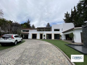 Magnífica residencia de lujo en Rancho San Francisco.
