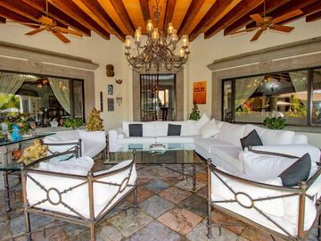 CASA EN VENTA FRACCIONAMIENTO TABACHINES