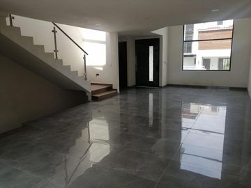 VENTA DE CASA EN FRACCIONAMIENTO CONDADO DEL VALLE METEPEC