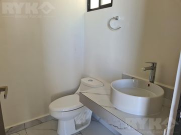 Casa en García, zona de Dominio Cumbres