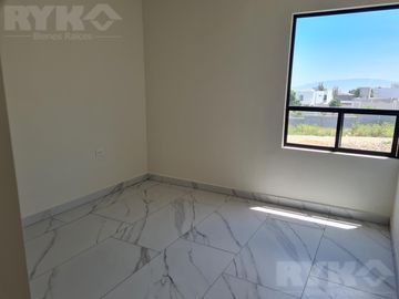 Casa en García, zona de Dominio Cumbres
