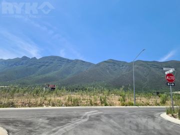 Casa en García, zona de Dominio Cumbres
