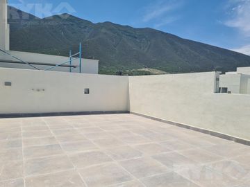 Casa en García, zona de Dominio Cumbres