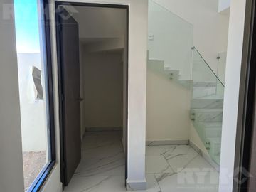 Casa en García, zona de Dominio Cumbres