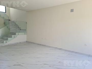 Casa en García, zona de Dominio Cumbres