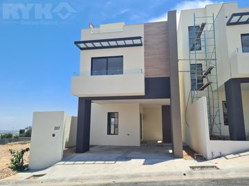 Casa en García, zona de Dominio Cumbres