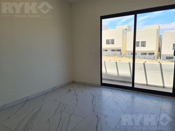 Casa en García, zona de Dominio Cumbres