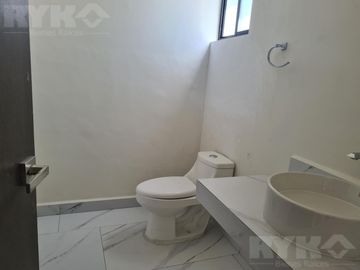 Casa en García, zona de Dominio Cumbres