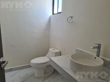 Casa en García, zona de Dominio Cumbres