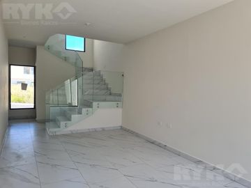 Casa en García, zona de Dominio Cumbres