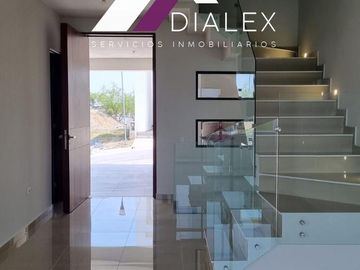 Fraccionamiento Alamosur -CARRETERA NACIONAL- Casa VENTA Santiago 330 m2, Nuevo León