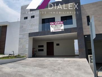 Fraccionamiento Alamosur -CARRETERA NACIONAL- Casa VENTA Santiago 330 m2, Nuevo León