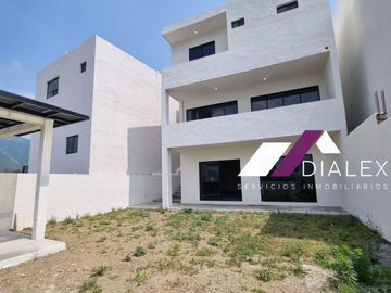 Fraccionamiento Alamosur -CARRETERA NACIONAL- Casa VENTA Santiago 330 m2, Nuevo León