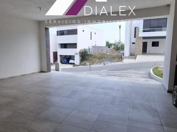 Fraccionamiento Alamosur -CARRETERA NACIONAL- Casa VENTA Santiago 330 m2, Nuevo León