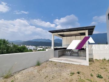Fraccionamiento Alamosur -CARRETERA NACIONAL- Casa VENTA Santiago 330 m2, Nuevo León