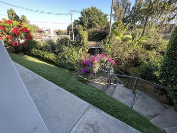 Venta y Renta de Casa sola frente al Lienzo Charro, Cuernavaca Morelos