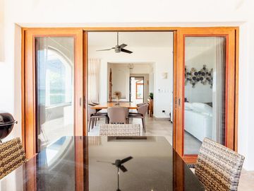 ¡Exclusiva Villa Frente al Mar en Playa del Carmen! Lujo y Tranquilidad