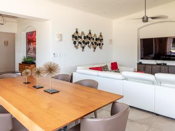 ¡Exclusiva Villa Frente al Mar en Playa del Carmen! Lujo y Tranquilidad
