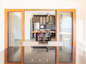 ¡Exclusiva Villa Frente al Mar en Playa del Carmen! Lujo y Tranquilidad