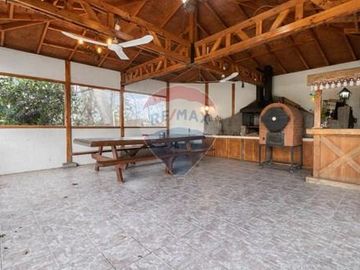 SE VENDE O SE ARRIENDA CON COMPROMISO DE COMPRA