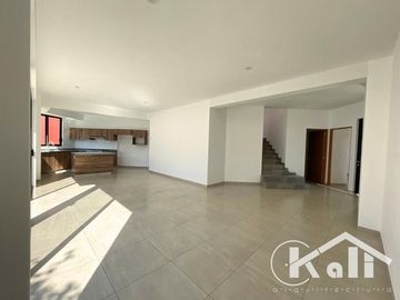 Venta Casa  con recámara en PB, ubicada en Lomas Tetela, Cuernavaca Morelos