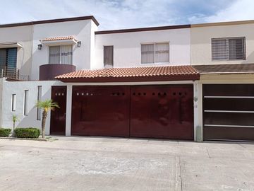 Casa en Fraccionamiento Puesta del Sol, Aguascalientes