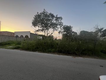 Terreno en venta en Mérida en privada residencial 30m de frente-La alborada