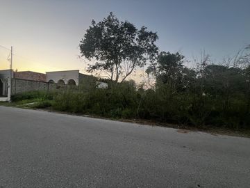 Terreno en venta en Mérida en privada residencial 30m de frente-La alborada