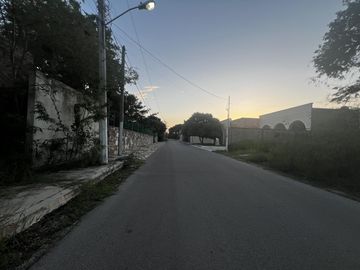 Terreno en venta en Mérida en privada residencial 30m de frente-La alborada