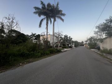 Terreno en venta en Mérida en privada residencial 30m de frente-La alborada