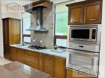 CASA EN VENTA EN CARRETERA NACIONAL LOS CRISTALES , MONTERREY N.L.