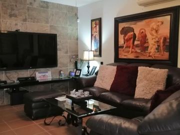 CASA EN VENTA EN COL. REAL DE CUMBRES, Monterrey N.L.