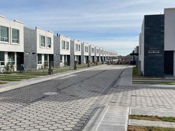 VENTA casas de 3 recamaras en San Francisco Ocotlan,Puebla. Casa club y gym.