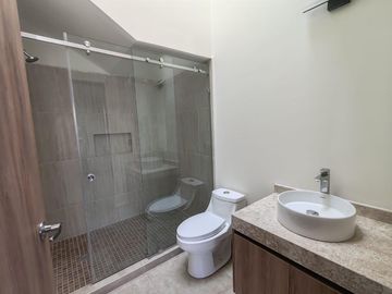 Casa Nueva en Venta en Lomas de Juriquilla