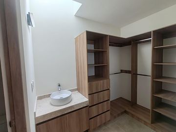 Casa Nueva en Venta en Lomas de Juriquilla