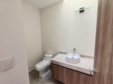 Casa Nueva en Venta en Lomas de Juriquilla