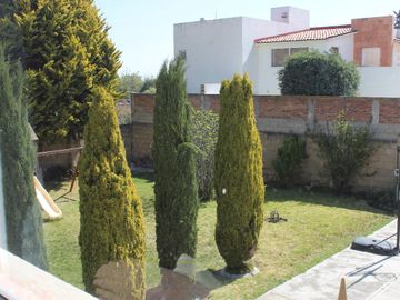 VENTA DE CASA DENTRO DE PRIVADA EN CALZADA DE LOS JINETES EN CACALOMACAN TOLUCA